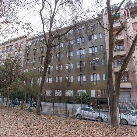 The Best Rent - Gorgeous One-Bedroom Apartment In Ticinese Милано Екстериор снимка