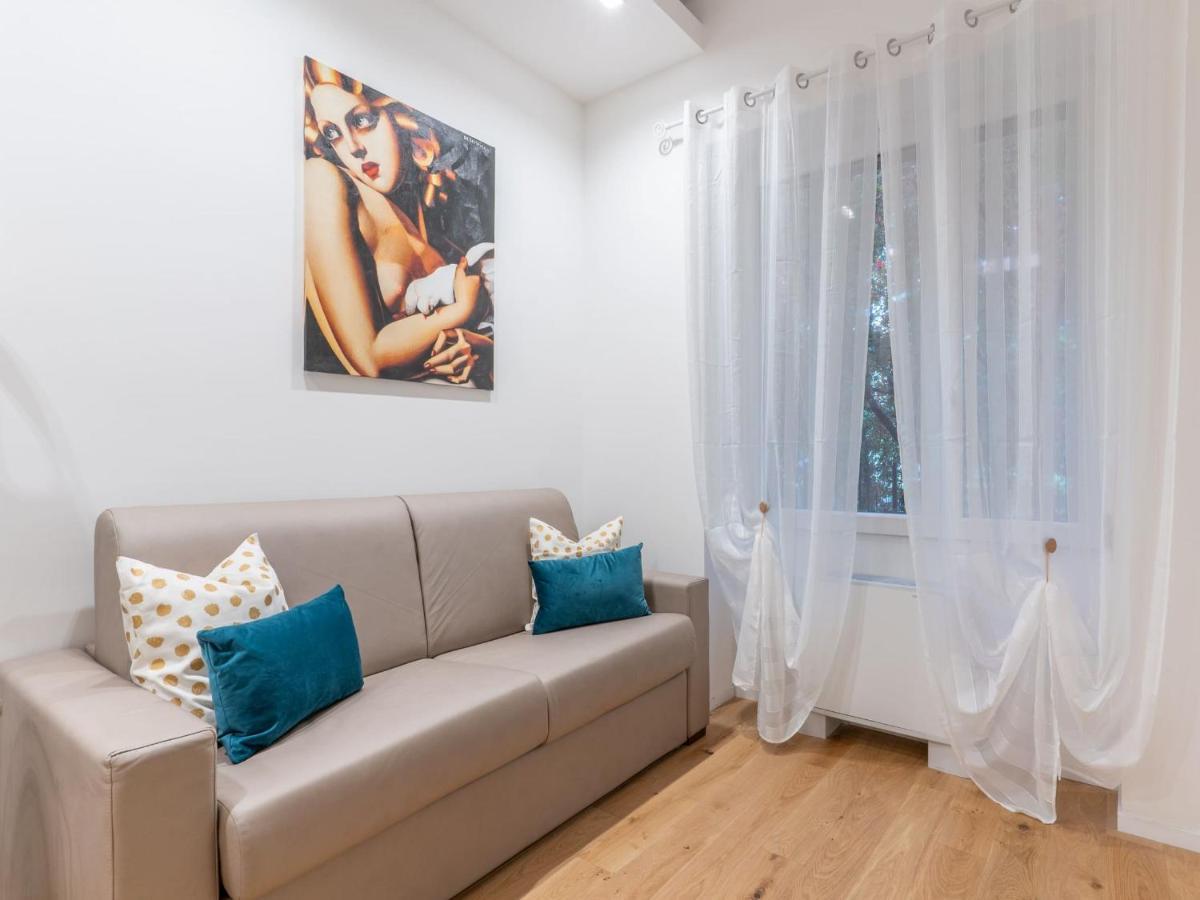 The Best Rent - Gorgeous One-Bedroom Apartment In Ticinese Милано Екстериор снимка