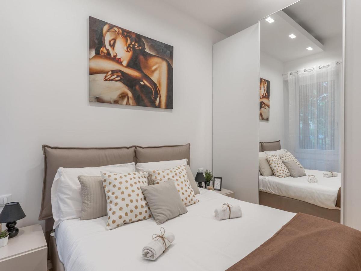 The Best Rent - Gorgeous One-Bedroom Apartment In Ticinese Милано Екстериор снимка
