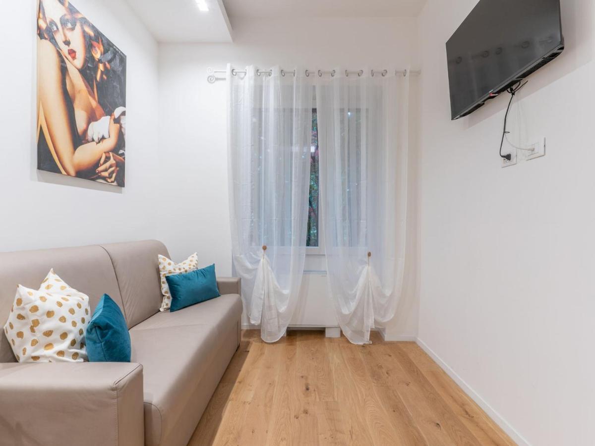 The Best Rent - Gorgeous One-Bedroom Apartment In Ticinese Милано Екстериор снимка