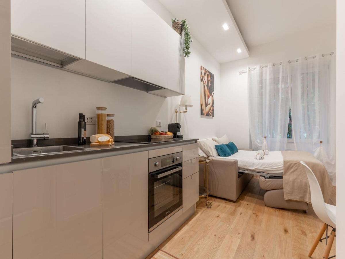 The Best Rent - Gorgeous One-Bedroom Apartment In Ticinese Милано Екстериор снимка